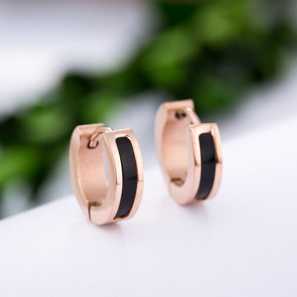 Black Eound Earrings - Image 5