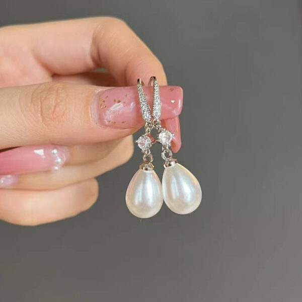 Women's All-match Baroque Drop-shaped Artificial Pearl Earrings - Image 2