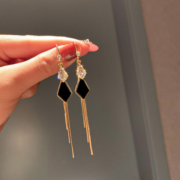 Butterfly Tassels Long Cool Wind Earrings - Image 2