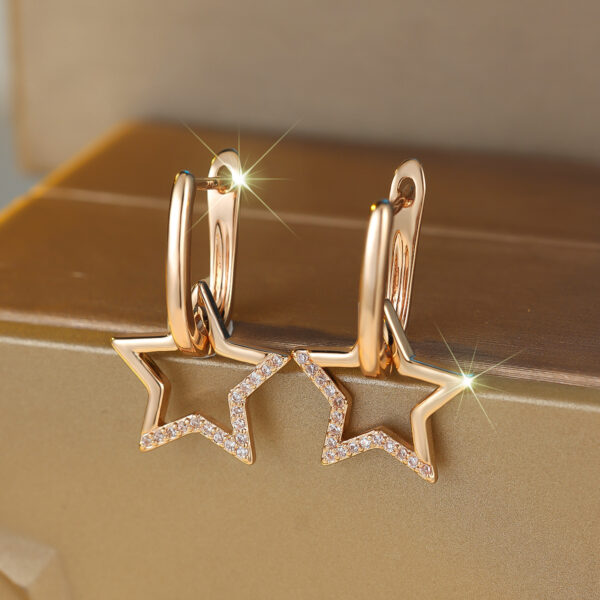Five-pointed Star Hollow Micro-inlaid White Diamond Ear Clip