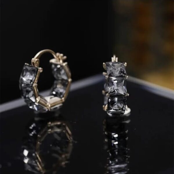 Red Square Zircon Earrings Special-interest Design - Image 4
