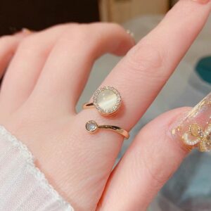 Women's Fashion Can Be Rotatable Ring