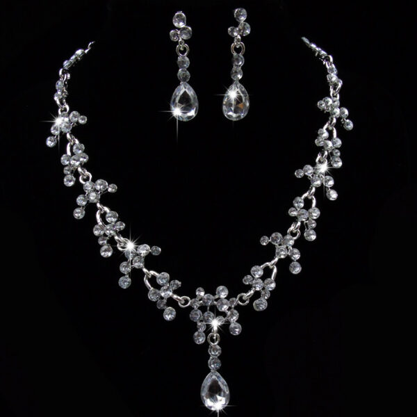 Fashion Shiny Flower Earrings Necklace Set - Image 2