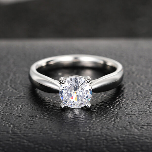 Women's Simple And Versatile Four Claw Ring - Image 4