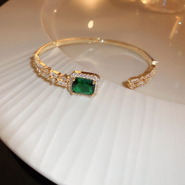 Emerald Open-ended Bracelet Light Luxury Temperament - Image 4