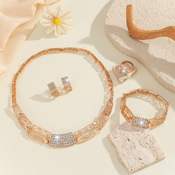 Luxury Earrings Necklace ornament Fashion Jewelry Set - Image 2