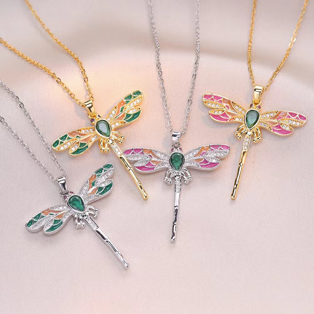 Fashionable Colorful Dragonfly Pendant Necklace
