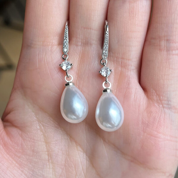 Women's All-match Baroque Drop-shaped Artificial Pearl Earrings - Image 3