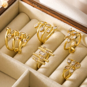 18K Gold Zircon Irregular Geometric Ring