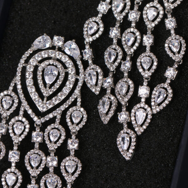 European And American Fashion Long Full Diamond Inlaid Exaggerated Large Earrings - Image 4