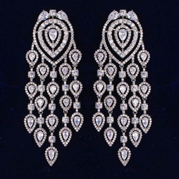European And American Fashion Long Full Diamond Inlaid Exaggerated Large Earrings - Image 3